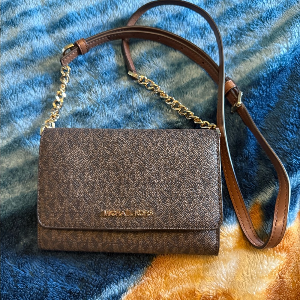 Authentic Michael Kors Jet Set Travel Medium Logo Smartphone Crossbody Bag